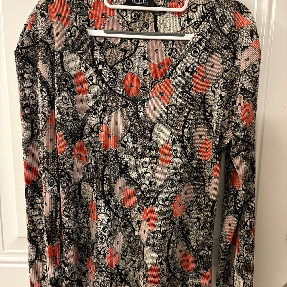 Chic Floral Long Sleeve Top